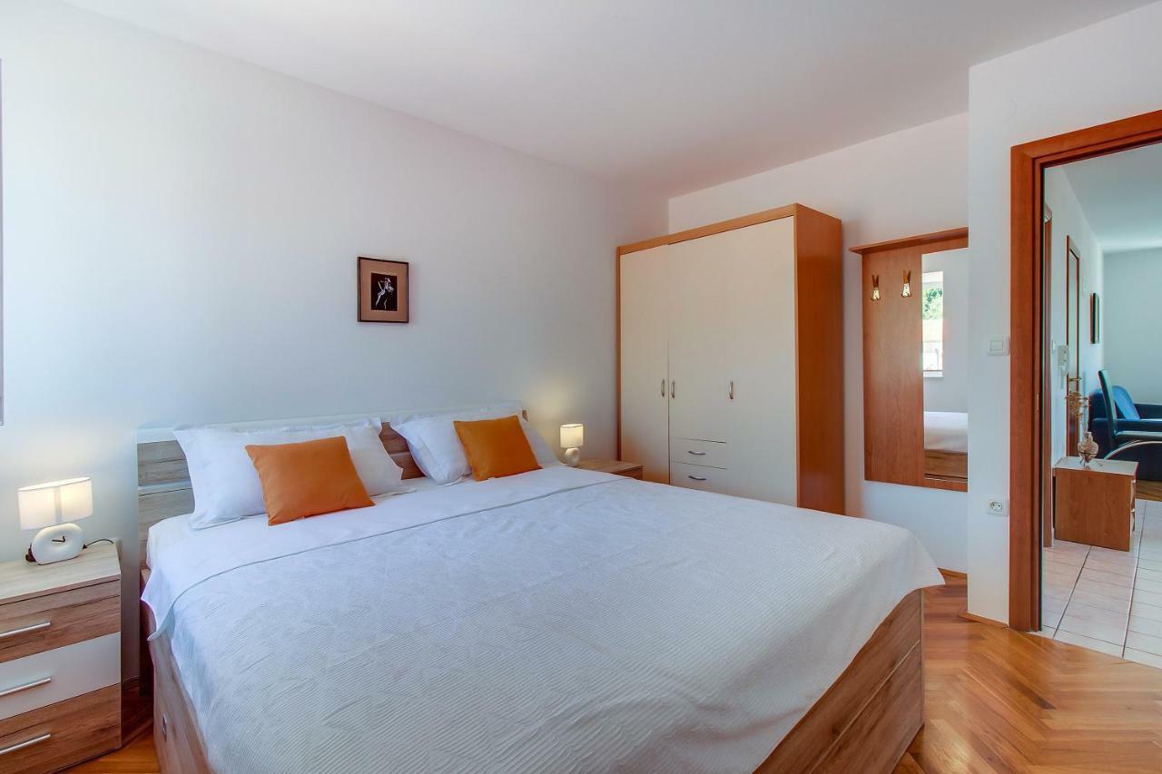 Apartments Bellus Mare Mali Lošinj Exterior foto