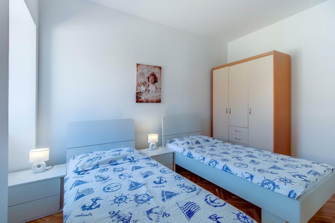 Apartments Bellus Mare Mali Lošinj Exterior foto